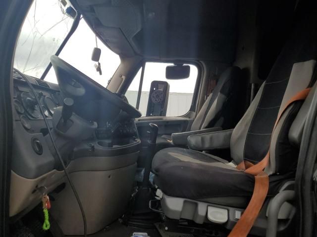 2015 Freightliner Cascadia 125