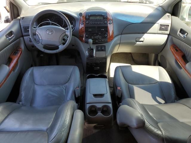 2010 Toyota Sienna XLE