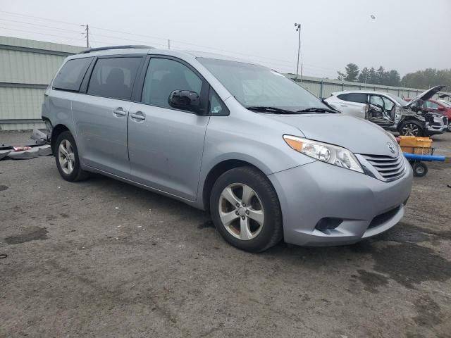 2017 Toyota Sienna LE