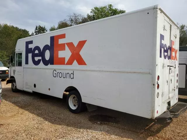 2005 Freightliner Chassis M Line WALK-IN Van