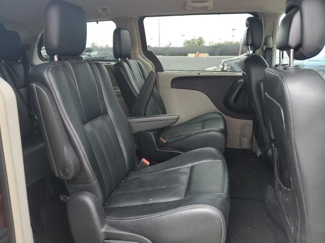 2016 Chrysler Town & Country Touring L