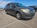 2010 Volkswagen Routan SE