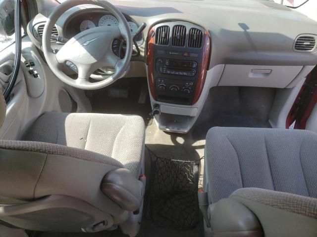 2007 Chrysler Town & Country LX