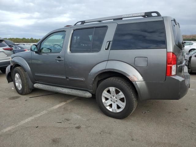 2005 Nissan Pathfinder LE