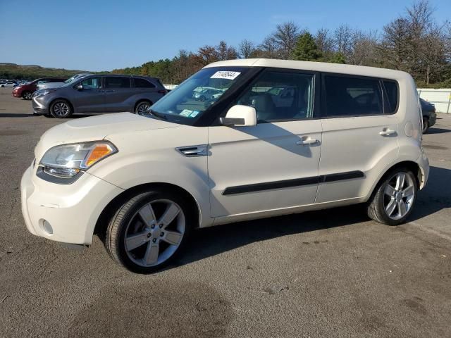 2011 KIA Soul +