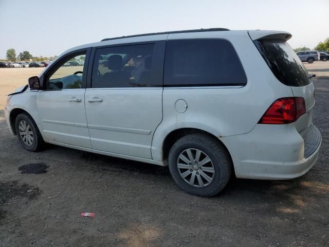 2011 Volkswagen Routan SE