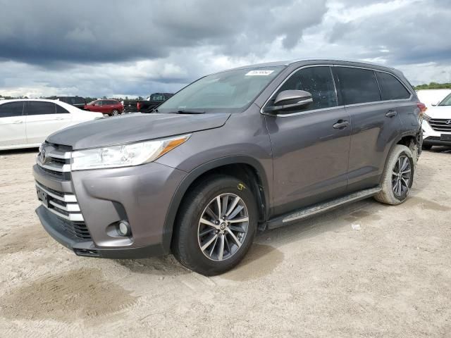 2019 Toyota Highlander SE