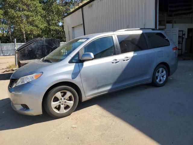 2011 Toyota Sienna LE