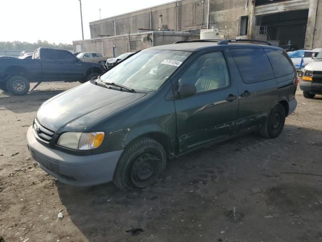 2001 Toyota Sienna LE