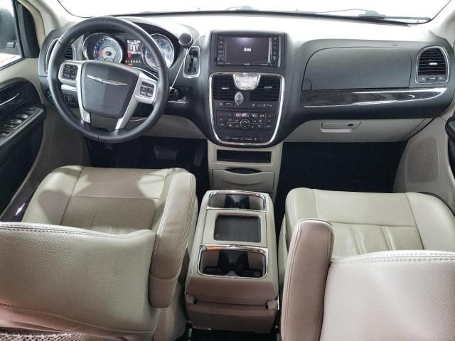 2013 Chrysler Town & Country Touring L