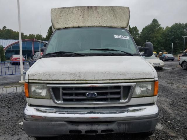 2007 Ford Econoline E350 Super Duty Cutaway Van