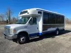 2013 Ford Econoline E450 Super Duty Cutaway Van