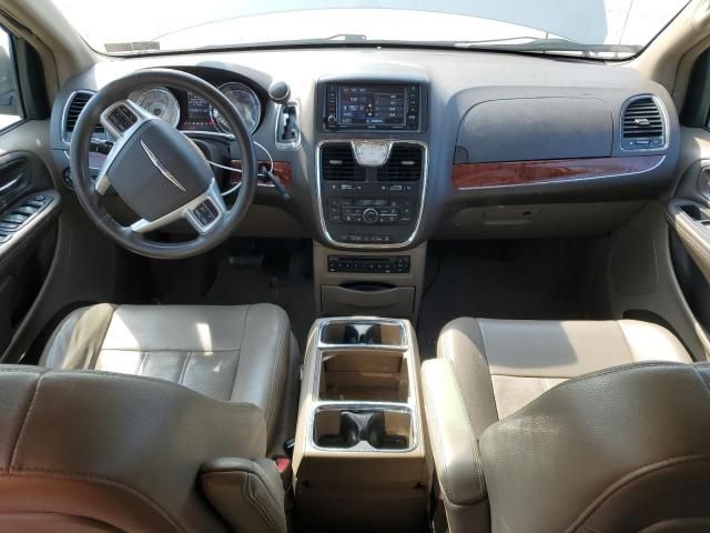 2013 Chrysler Town & Country Touring L