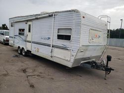 Camiones reportados por vandalismo a la venta en subasta: 2002 Keystone Trailer