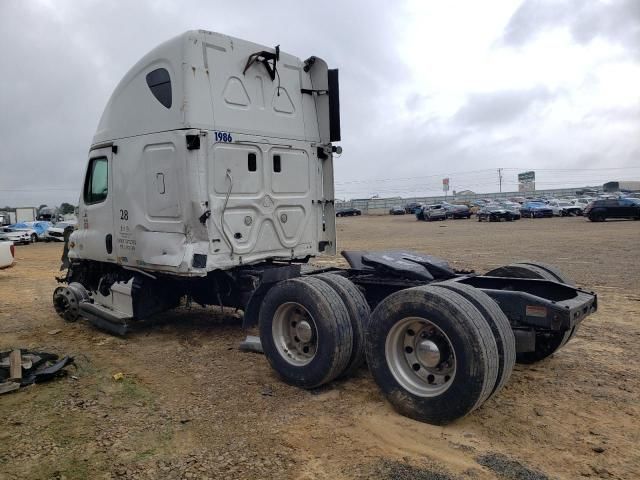 2012 Freightliner Cascadia 125