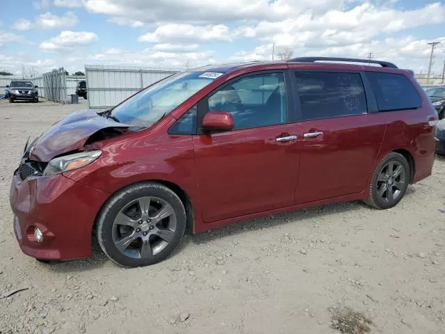 2016 Toyota Sienna SE