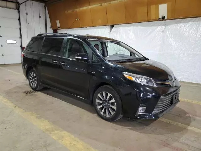 2019 Toyota Sienna XLE