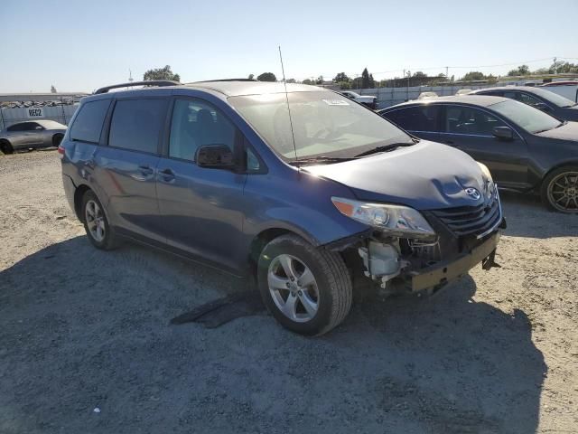 2013 Toyota Sienna LE