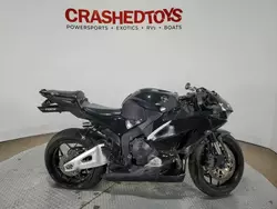 Motos salvage sin ofertas aún a la venta en subasta: 2015 Honda CBR600 RR