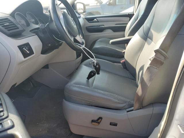 2014 Volkswagen Routan SE