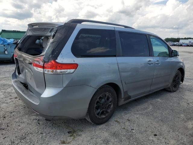 2011 Toyota Sienna LE