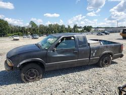 Carros salvage sin ofertas aún a la venta en subasta: 2003 GMC Sonoma