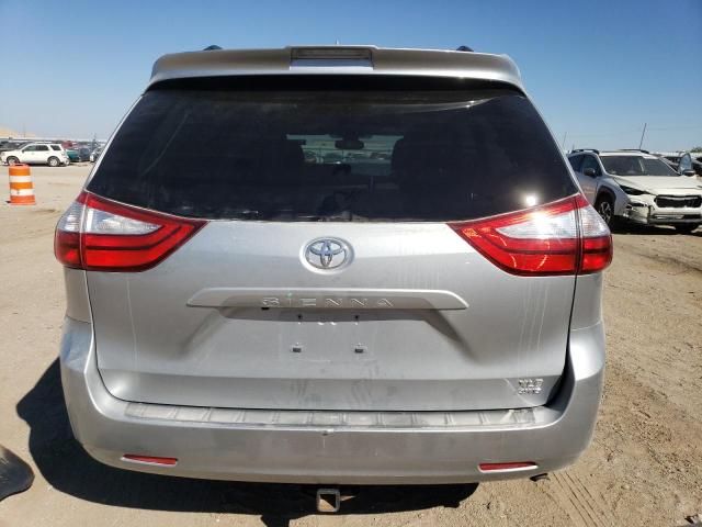 2019 Toyota Sienna XLE