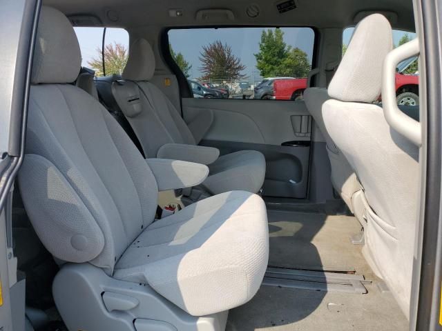 2013 Toyota Sienna LE