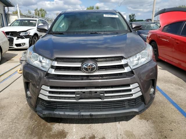 2018 Toyota Highlander SE