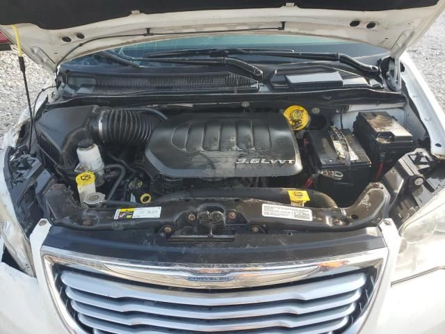 2014 Chrysler Town & Country Touring