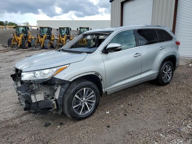 2017 Toyota Highlander SE