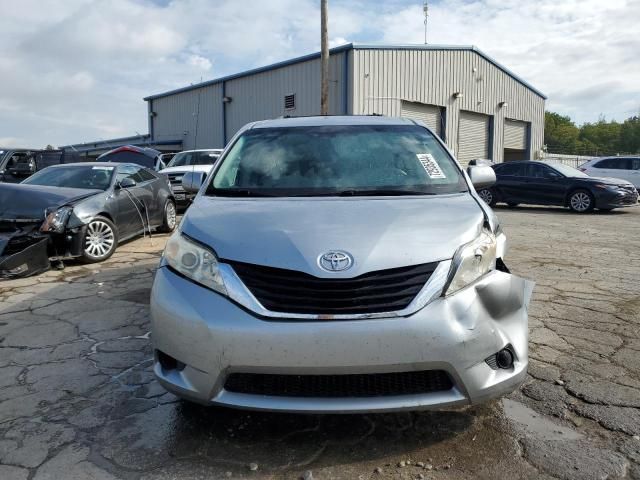 2014 Toyota Sienna LE