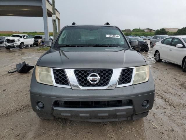 2005 Nissan Pathfinder LE