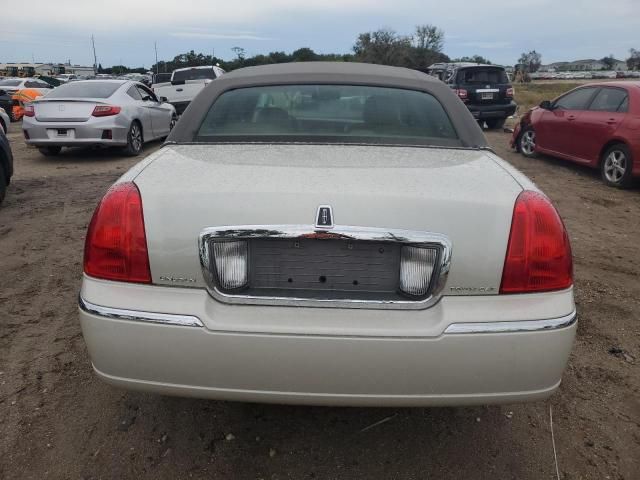 2006 Lincoln Town Car Signature Limited