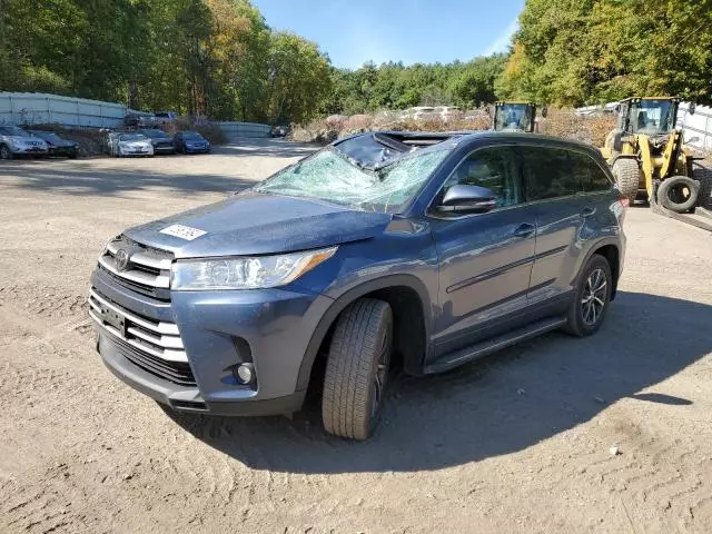 2018 Toyota Highlander SE