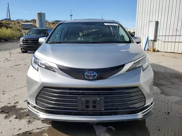 2024 Toyota Sienna Limited