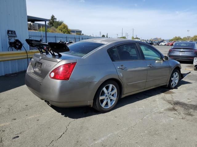 2005 Nissan Maxima SE