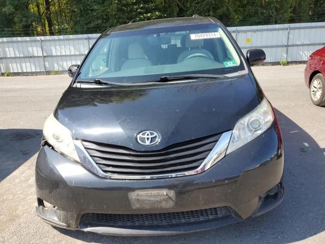 2014 Toyota Sienna LE