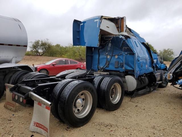 2017 Kenworth Construction T680