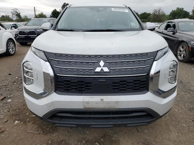 2022 Mitsubishi Outlander ES