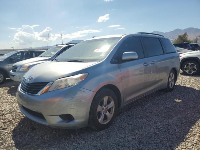 2013 Toyota Sienna LE