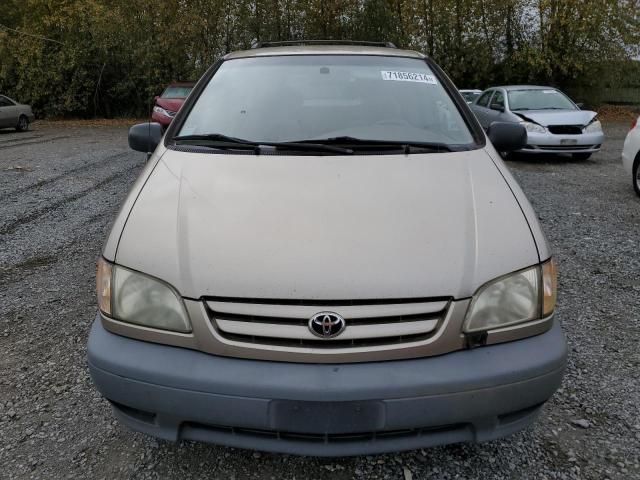 2001 Toyota Sienna LE