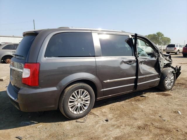 2014 Chrysler Town & Country Touring L