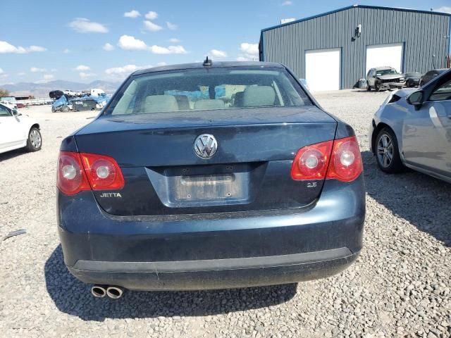 2005 Volkswagen New Jetta 2.5L Option Package 2