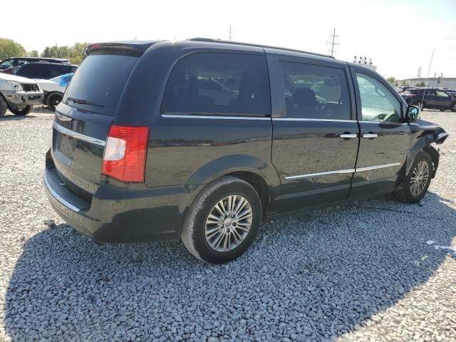 2013 Chrysler Town & Country Touring L