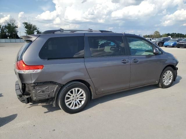 2013 Toyota Sienna XLE