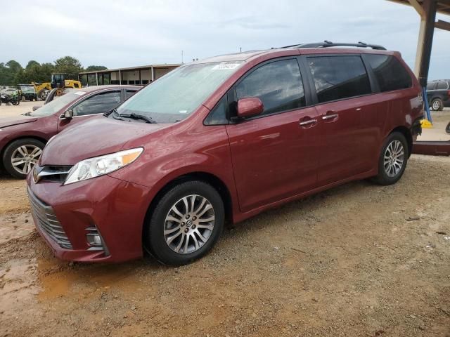 2020 Toyota Sienna XLE