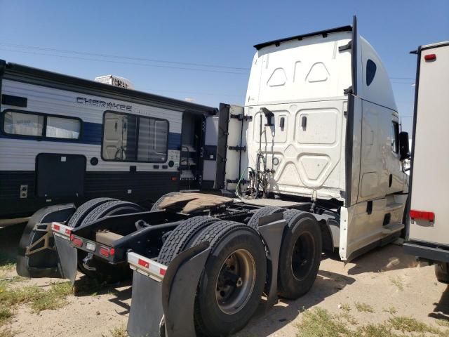 2022 Freightliner Cascadia 126