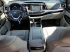 2017 Toyota Highlander SE