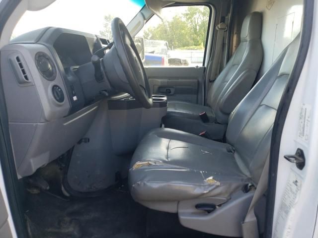 2012 Ford Econoline E350 Super Duty Cutaway Van